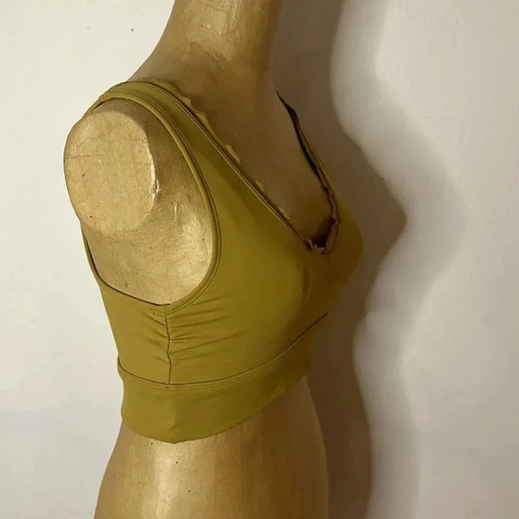 Free People Movement sz XS Hearts Aflutter Sports Bra great pre owned condition - Picture 3 of 5